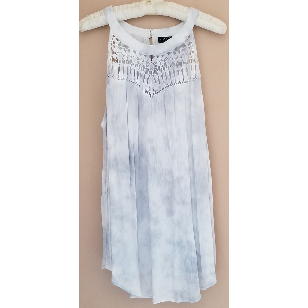 TORRID Sleeveless Crochet Accent Round Neck Tie Dye 100% Rayon Blouse Sz 0